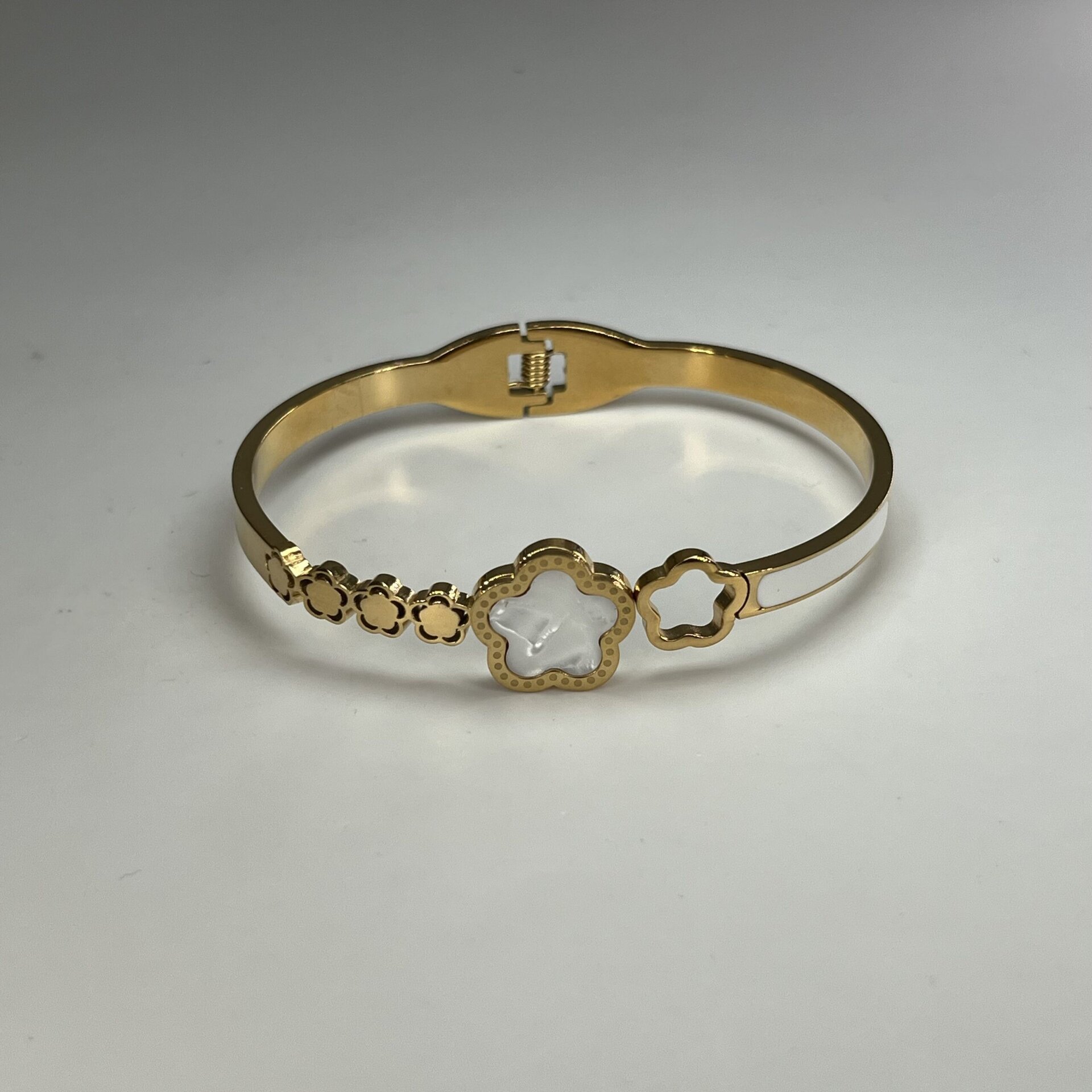 Brazalete flor blanca dorado - 2
