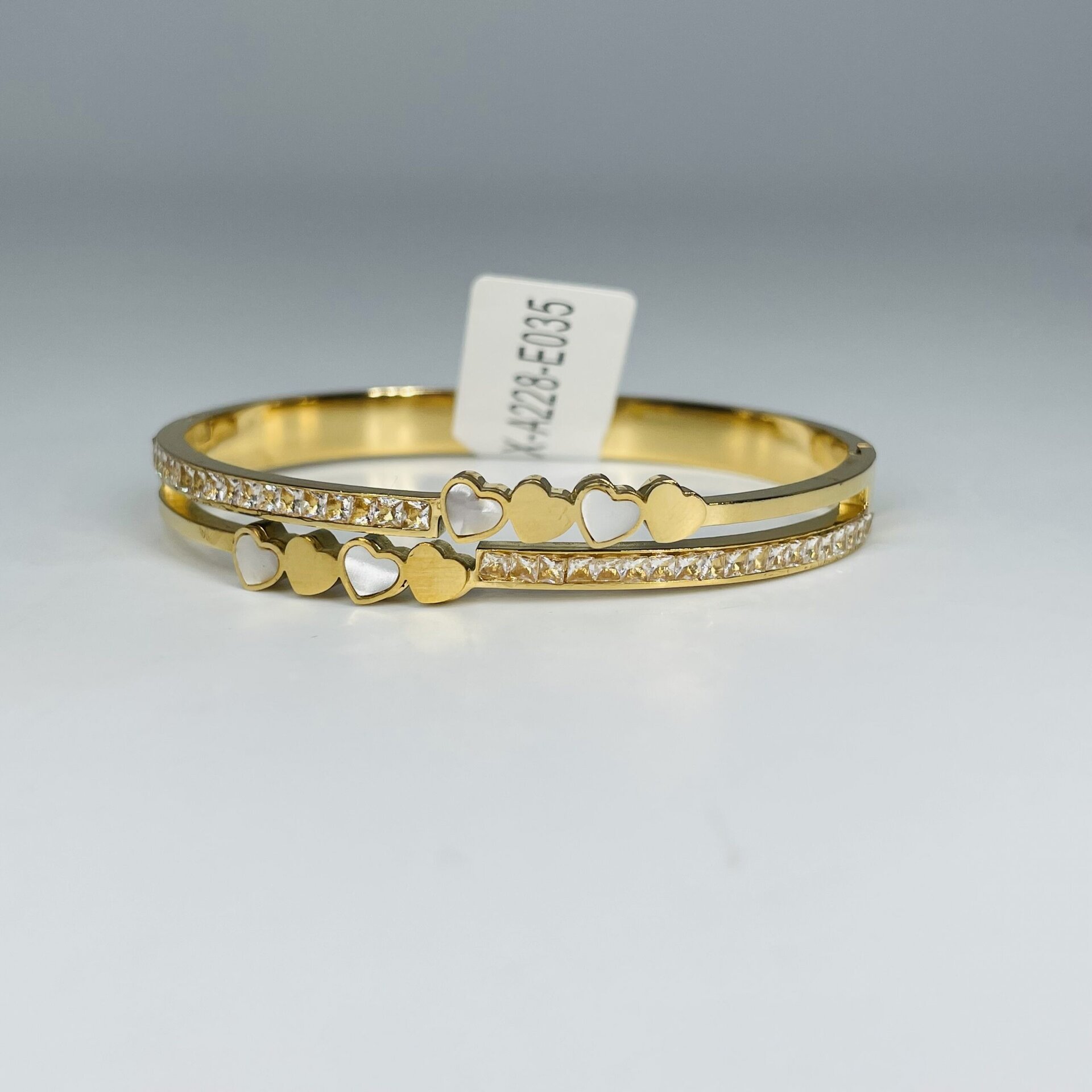 Brazalete corazones blancos y dorados - 2